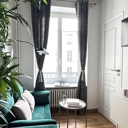 Beautiful Retreat In Апартаменты Париж